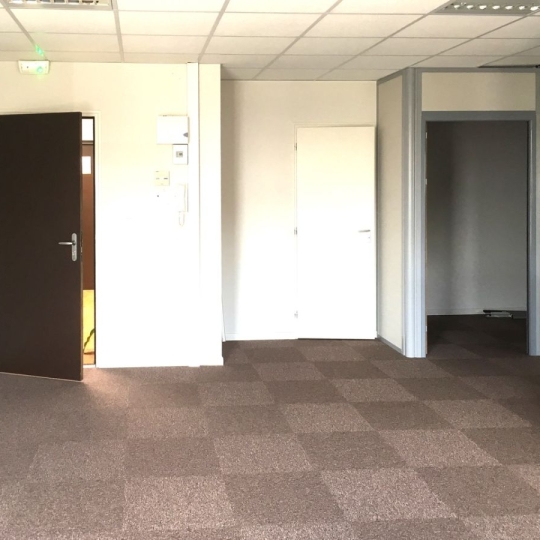  SISYPHE immobilier : Autres | EGUILLES (13510) | 92 m2 | 990 € 