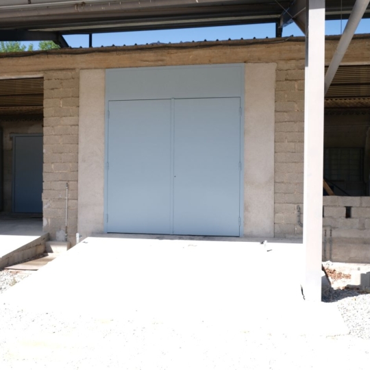  SISYPHE immobilier : Garage / Parking | PEYROLLES-EN-PROVENCE (13860) | 282 m2 | 1 410 € 