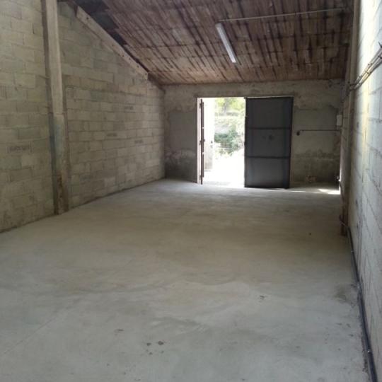  SISYPHE immobilier : Garage / Parking | PEYROLLES-EN-PROVENCE (13860) | 282 m2 | 1 410 € 