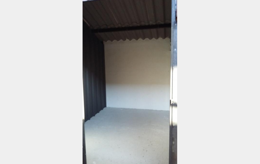 SISYPHE immobilier : Garage / Parking | MEYRARGUES (13650) | 9 m2 | 169 € 