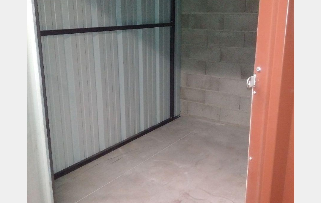 SISYPHE immobilier : Garage / Parking | PEYROLLES-EN-PROVENCE (13860) | 6 m2 | 120 € 