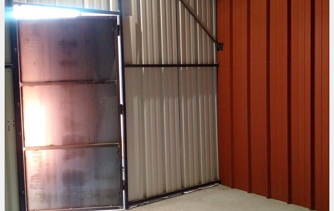 SISYPHE immobilier : Garage / Parking | PEYROLLES-EN-PROVENCE (13860) | 24 m2 | 380 € 
