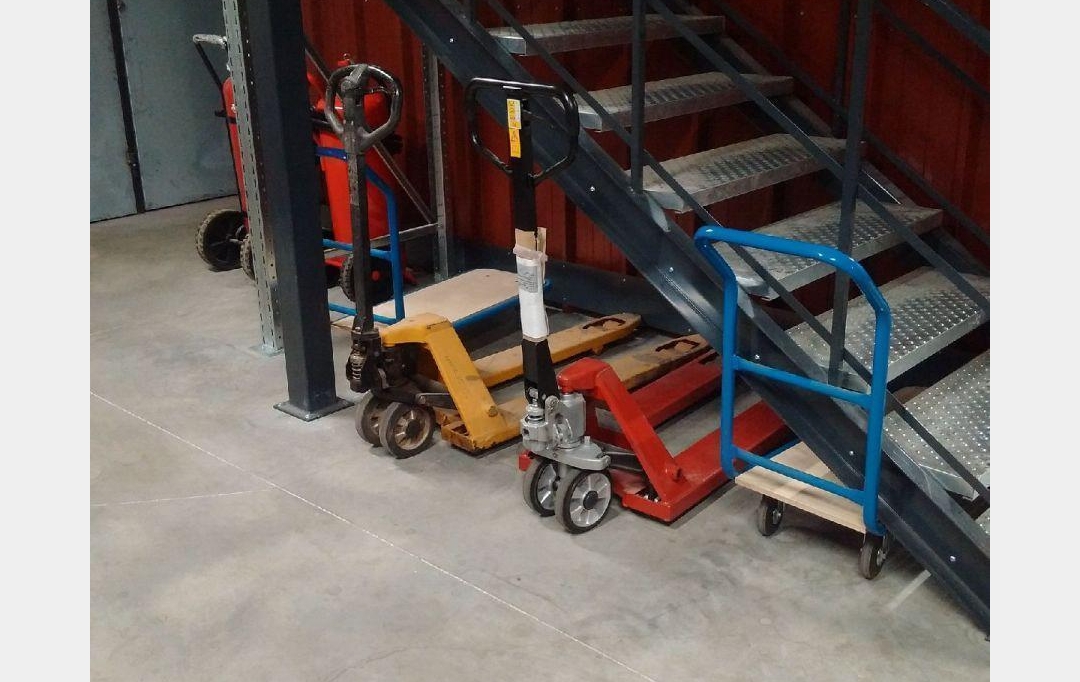 SISYPHE immobilier : Garage / Parking | CABRIES (13480) | 5 m2 | 90 € 