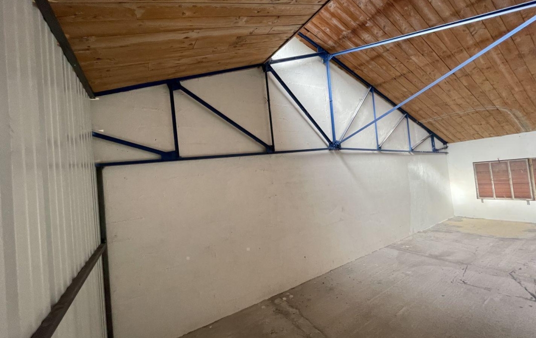 SISYPHE immobilier : Garage / Parking | PEYROLLES-EN-PROVENCE (13860) | 30 m2 | 400 € 