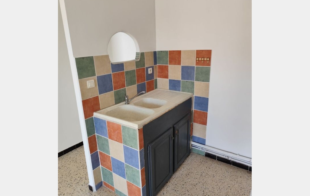 SISYPHE immobilier : Appartement | GREOUX-LES-BAINS (04800) | 23 m2 | 420 € 