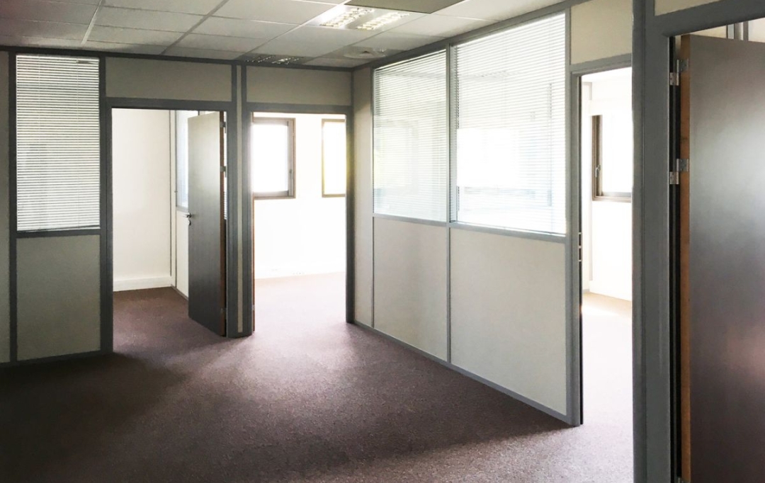 SISYPHE immobilier : Autres | EGUILLES (13510) | 92 m2 | 990 € 