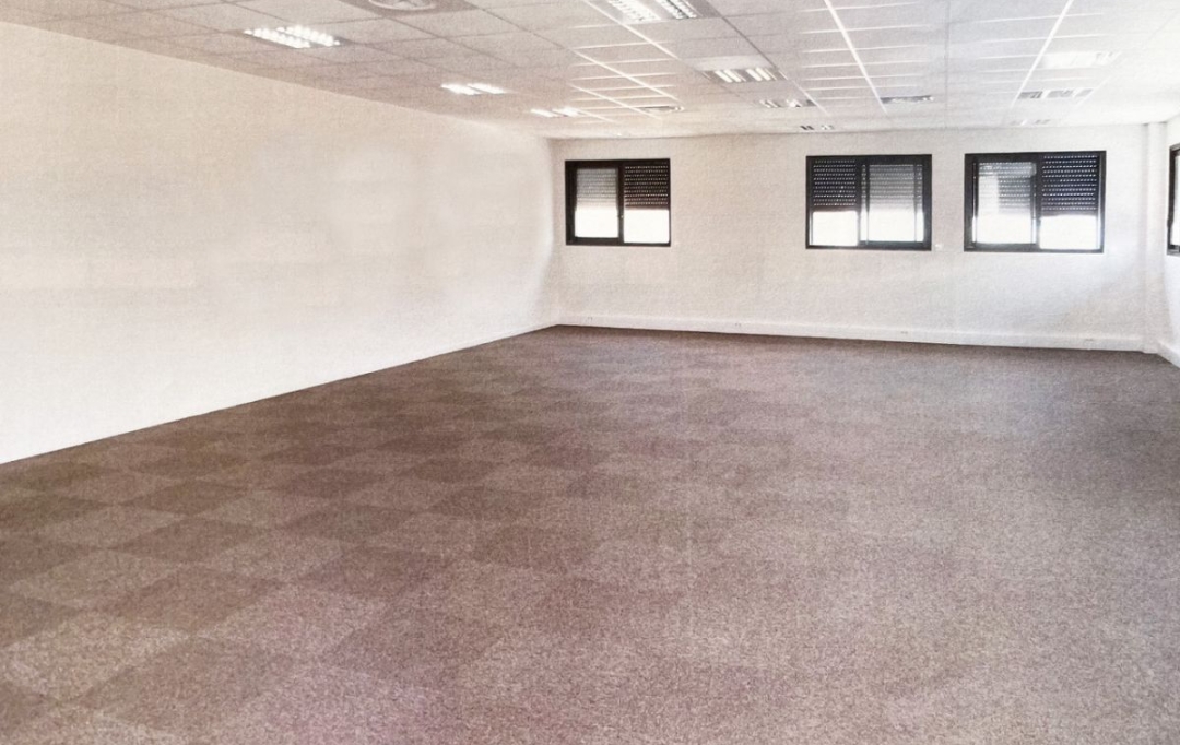 SISYPHE immobilier : Autres | EGUILLES (13510) | 92 m2 | 990 € 