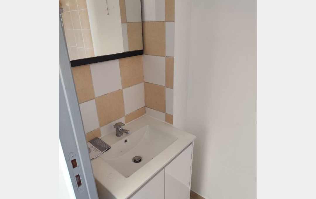 SISYPHE immobilier : Apartment | PEYROLLES-EN-PROVENCE (13860) | 29 m2 | 600 € 