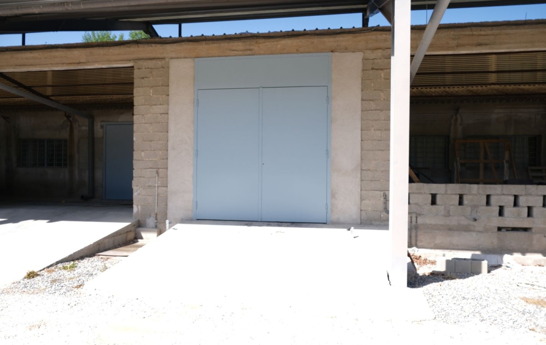 SISYPHE immobilier : Garage / Parking | PEYROLLES-EN-PROVENCE (13860) | 282 m2 | 1 410 € 