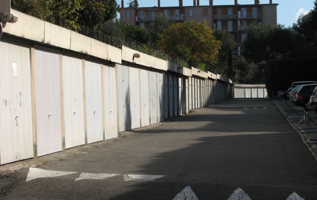 SISYPHE immobilier : Garage / Parking | MARSEILLE (13009) | 13 m2 | 295 000 € 