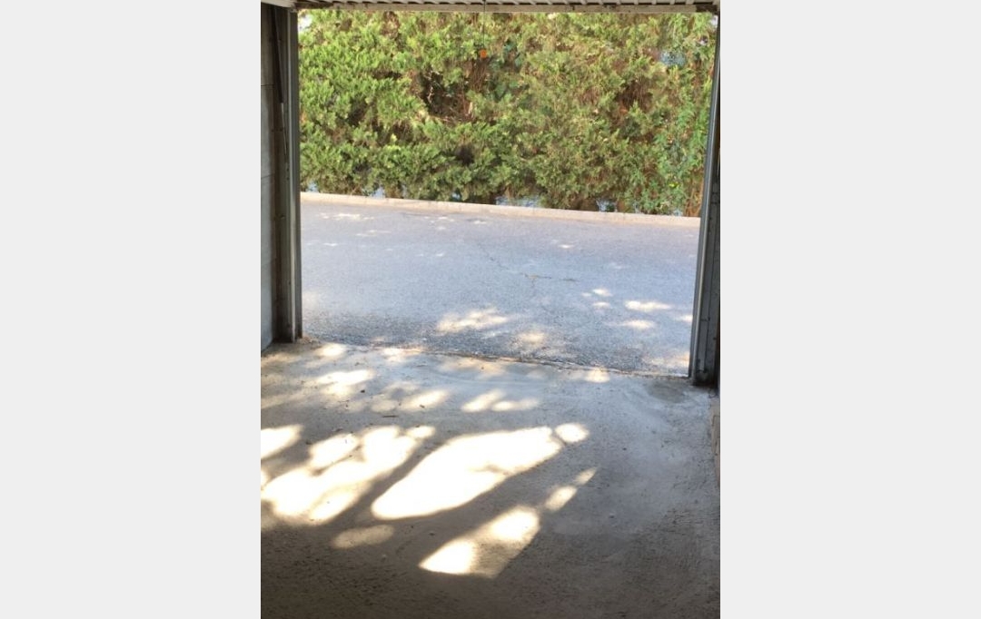 SISYPHE immobilier : Garage / Parking | MARSEILLE (13009) | 13 m2 | 295 000 € 