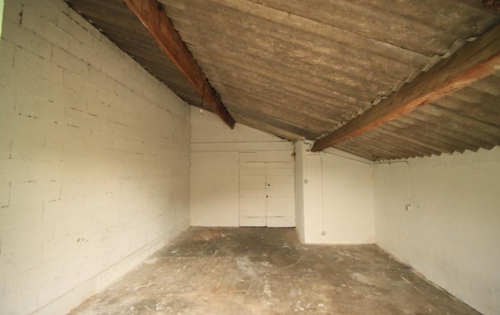 Garage   PEYROLLES-EN-PROVENCE  24 m2 260 € 