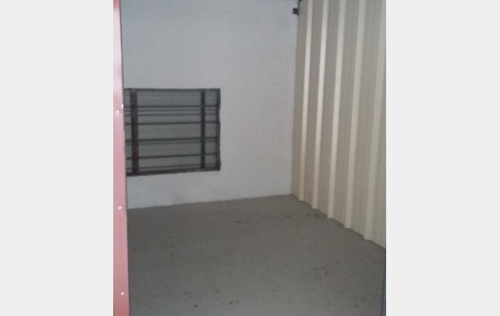 Garage   PEYROLLES-EN-PROVENCE  9 m2 150 € 
