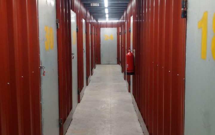  SISYPHE immobilier Garage / Parking | CABRIES (13480) | 5 m2 | 90 € 