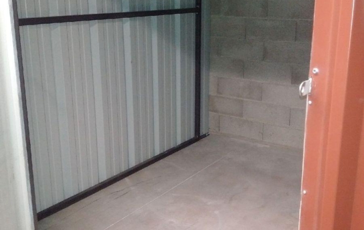 Garage   LE PUY-SAINTE-REPARADE  5 m2 90 € 